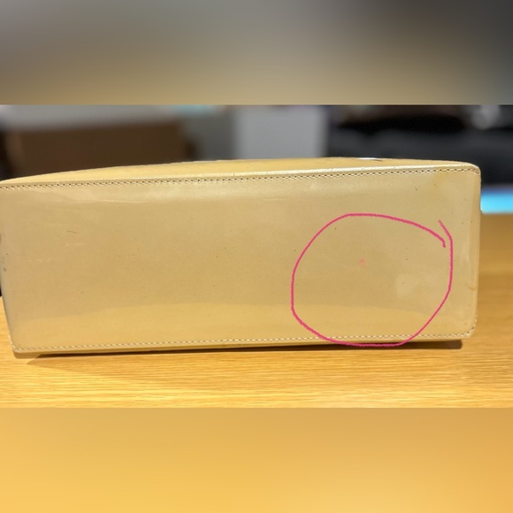 Louis Vuitton Vernis Wilshire beige handbag. Authentic and pre-owned - Picture 3 of 9